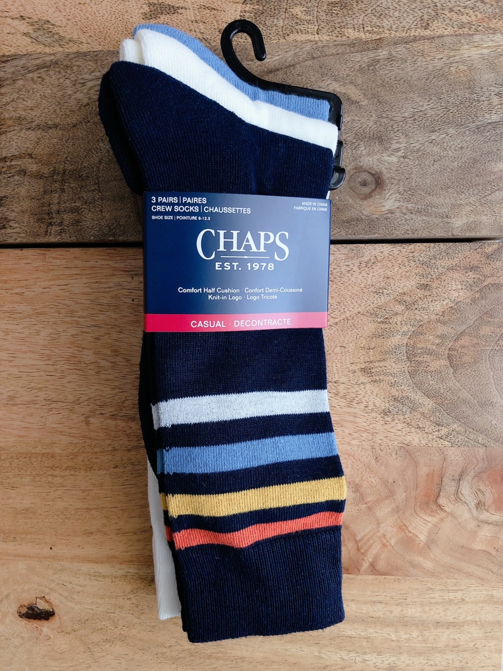 Chaps Men’s Socks Pack of 3 Comfort half cushion size 6 to 12.5 blue, white
